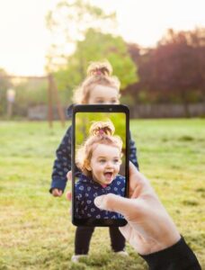 Partage de photos d'enfants sur le web